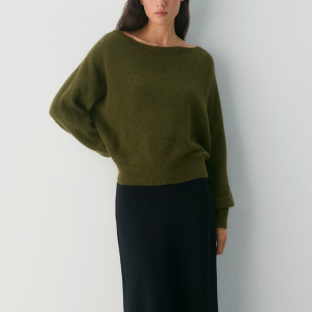 Aritzia Wilfred Rhoda Sweater Off shoulder cropped knit in Private green